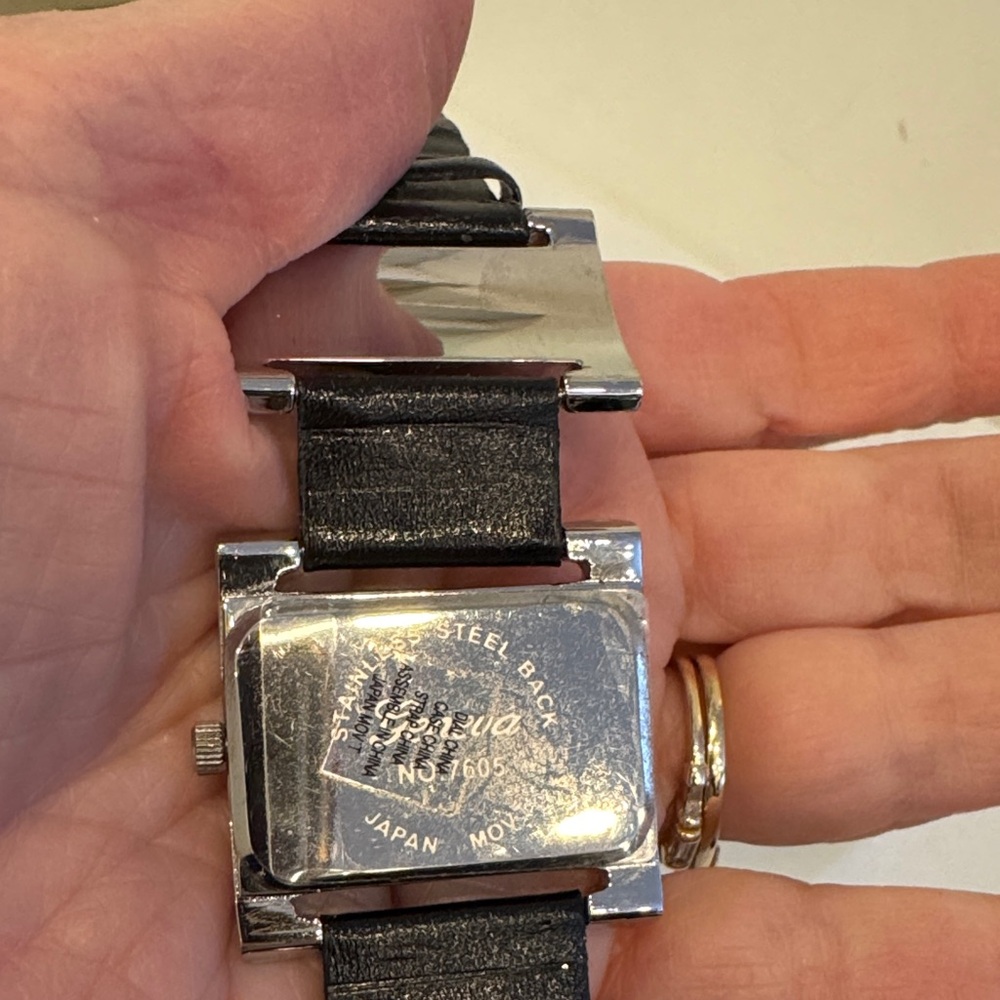 Women’s Stylist Watches- Set of 4-Elegant Silver and Black Watch Set - Picture 5 of 9